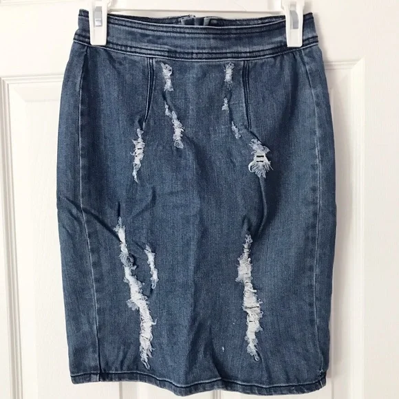 Forever21 blue distress denim skirt - Picture 4 of 7